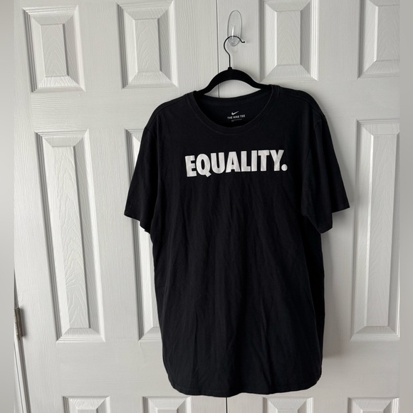 Nike Equality Black Short Sleeve T Shirt Dri-Fit Size XL - Picture 1 of 5